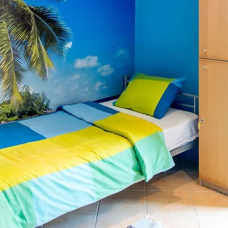 Amazigh & Dorm With Share Kitchen * Cascais