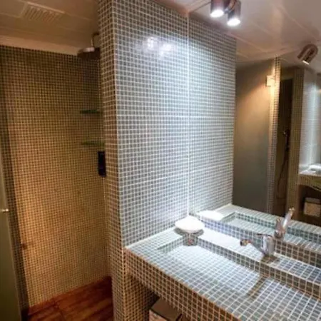 Amazigh & Dorm With Share Kitchen 호스텔 *