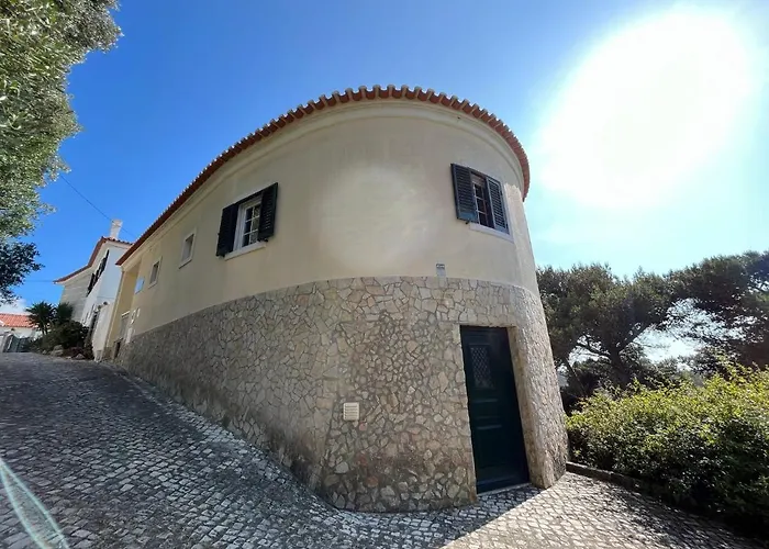 Amazigh & Dorm With Share Kitchen 카스카이스