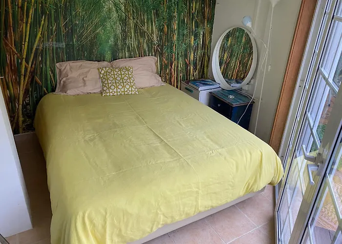 Amazigh & Dorm With Share Kitchen 카스카이스