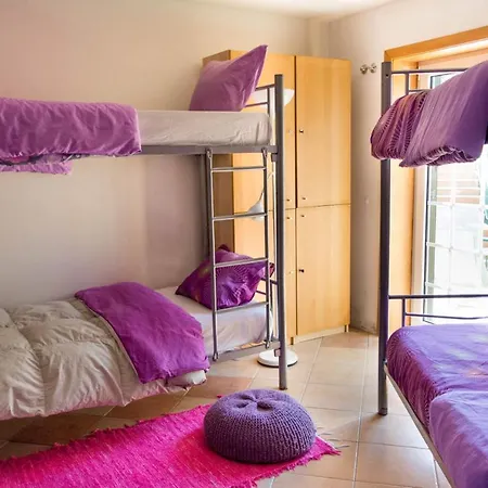 Amazigh & Dorm With Share Kitchen * Cascais