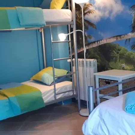 Amazigh & Dorm With Share Kitchen Vandrarhem Cascais