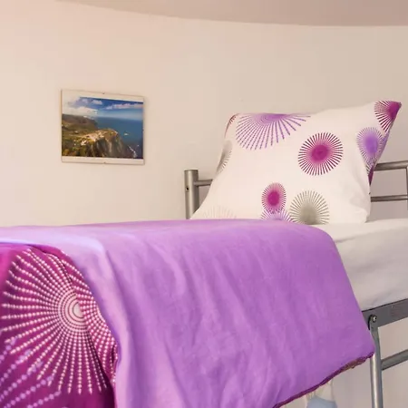 Amazigh & Dorm With Share Kitchen Vandrarhem Cascais