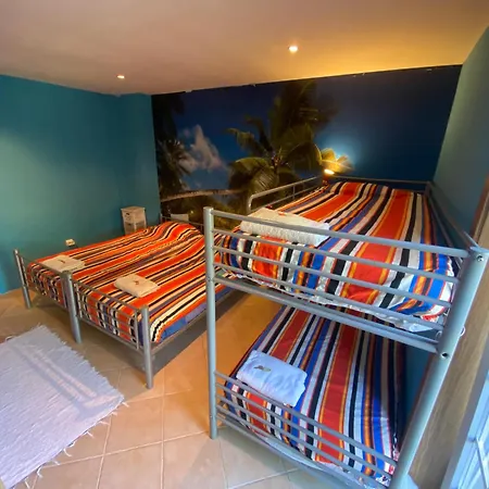 Vandrarhem Amazigh & Dorm With Share Kitchen Cascais