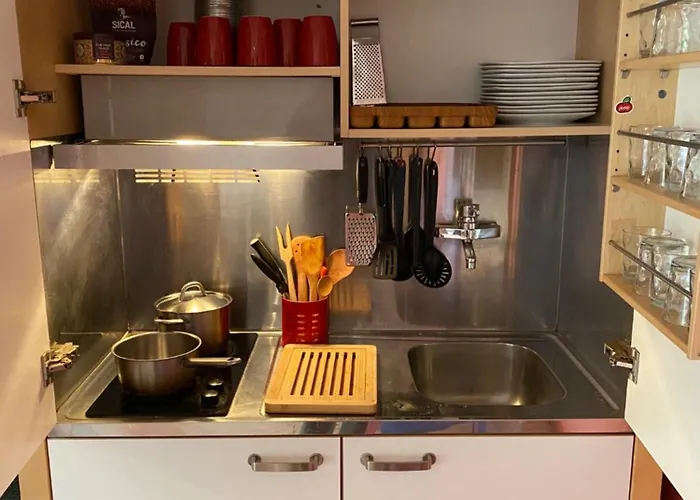 Amazigh & Dorm With Share Kitchen * Cascais